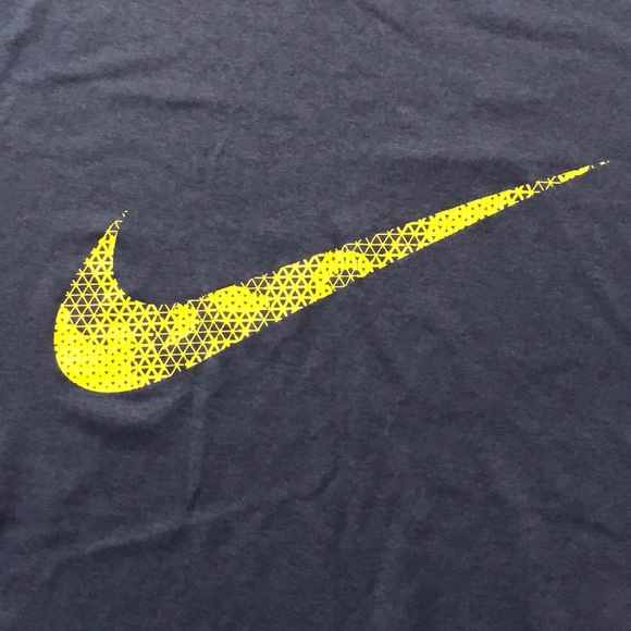 Nike Sri-fit T-shirt - Picture 2 of 5